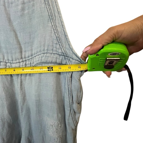 Free People Distressed Linen
Bib Overalls Chambray Cropped Boho Relaxed Fit SZ S - Picture 10 of 15